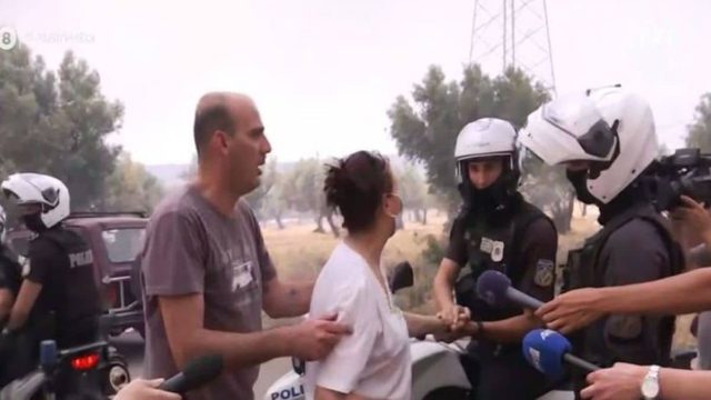 «Σαν μάνα μου στο λέω, πρέπει να φύγεις» – Η δραματική έκκληση αστυνομικού σε κάτοικο στα Μέγαρα