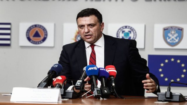 Ο Βασίλης Κικίλιας ξεκαθαρίζει για τις φωτιές: «Δε νοείται πρόκληση πυρκαγιάς από αμέλεια» (video)