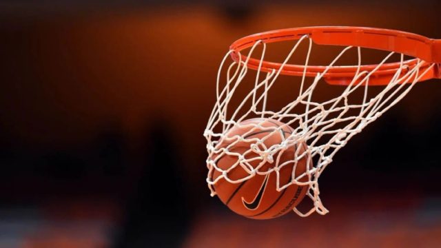 Μπασκετμπολίστας με γυναίκα δημοσιογράφο έβριζαν και φώναζαν σε ξενοδοχείο
