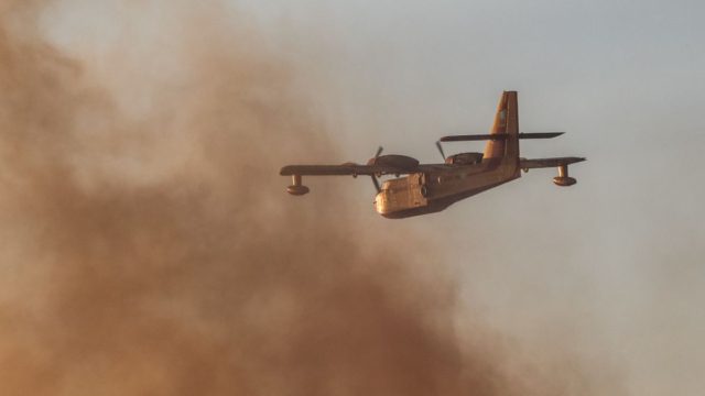 Έρχονται ενισχύσεις: Τέσσερα canadair από Γαλλία και Ιταλία θα πετάξουν για την κατάσβεση των πυρκαγιών στην Ελλάδα
