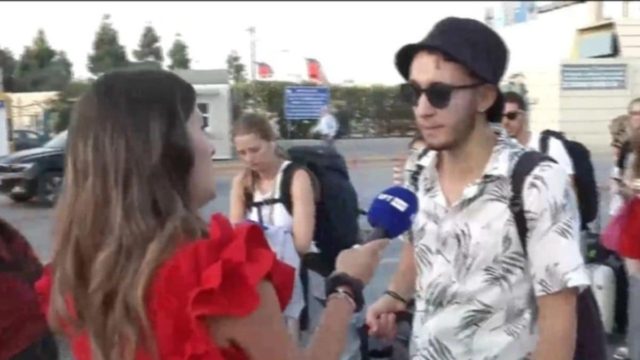 Χαλαρός νεαρός σε ρεπόρτερ της ΕΡΤ λίγο πριν ανέβει στο πλοίο: «Πάλι συνέντευξη, δεν αντέχω άλλο!» (Video)