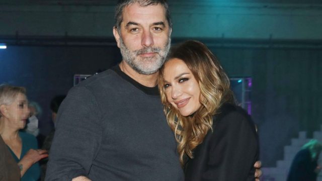 «Ξέχασες να βάλεις παντελόνι»: Σάλος με την εμφάνιση της Βανδή στην Κρήτη – Όλο το διαδίκτυο σχολίαζε εκείνη (photo)