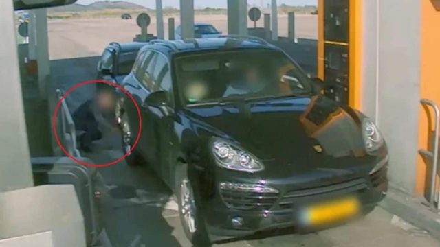 Το νέο κόλπο των κλεφτών στην εθνική οδό – Δείτε πώς κλέβουν οδηγούς στα διόδια (video)