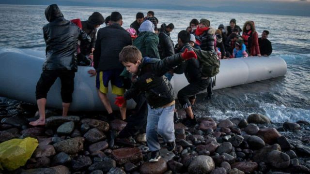 «Στημένες» διακινήσεις μεταναστών στη Λέσβο –  Πώς το εγκληματικό δίκτυο με τις ΜΚΟ έστησε 124 παράνομες μεταναστευτικές ροές