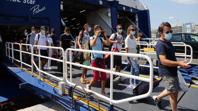 Έρχεται κυβερνητική παρέμβαση για τα ακριβά ακτοπλοϊκά εισιτήρια