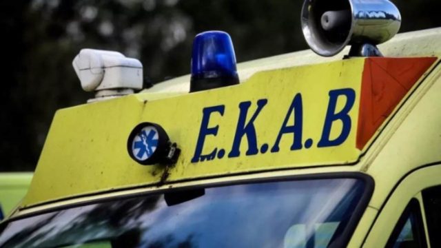 Λάρισα: Συγγενείς θυμάτων της τραγωδίας στα Τέμπη επιτέθηκαν σε διευθυντικό στέλεχος του ΟΣΕ – Μεταφέρθηκε στο νοσοκομείο