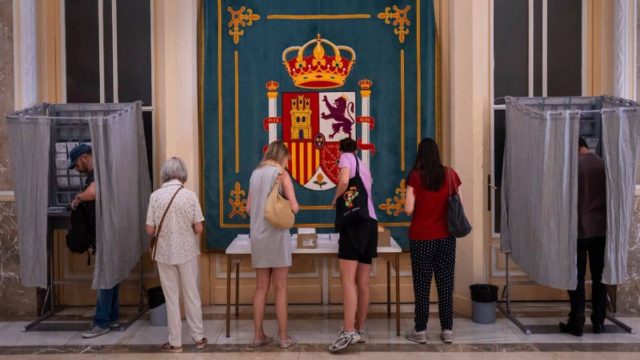 Εκλογές στην Ισπανία: Νικητής ο κεντροδεξιός Φεϊχό, αλλά ο Σάντσεθ φαβορί για να σχηματίσει κυβέρνηση!