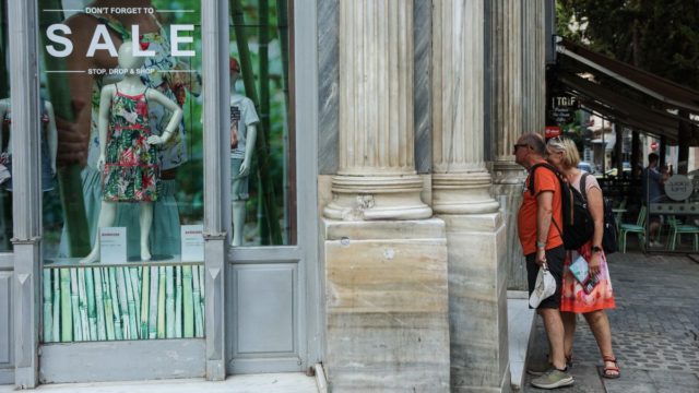Θερινές εκπτώσεις 2023: Πότε κάνουν «πρεμιέρα» – Ανοιχτά καταστήματα την Κυριακή 16 Ιουλίου
