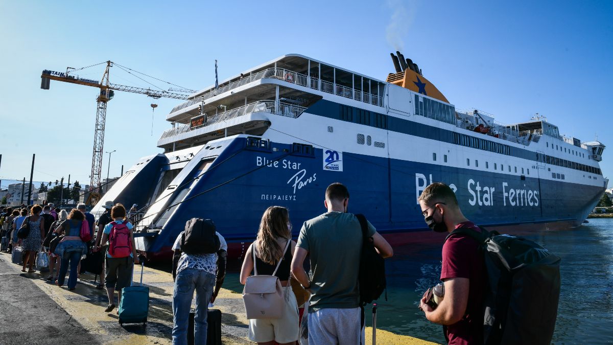 Αυτές είναι οι εκπτώσεις των ακτοπλοϊκών εταιρειών στα εισιτήρια – Μέχρι πότε έχουν ισχύ και ποιους αφορούν
