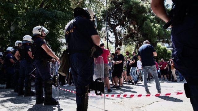 Κίνηση ανθρωπιάς: Τηλεθεάτρια ζητά να πληρώσει τα χρέη της μητέρας που απειλείται με έξωση στα Πατήσια – «Δε θέλω ούτε καν να ξέρει ποια είμαι» (video)