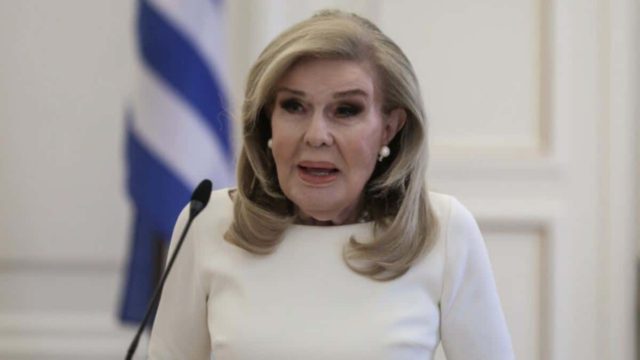 Γοητευτικός 60άρης: Αυτός είναι ο επιχειρηματίας γιος της Μαριάννας Βαρδινογιάννη και η σύζυγος του (photos)