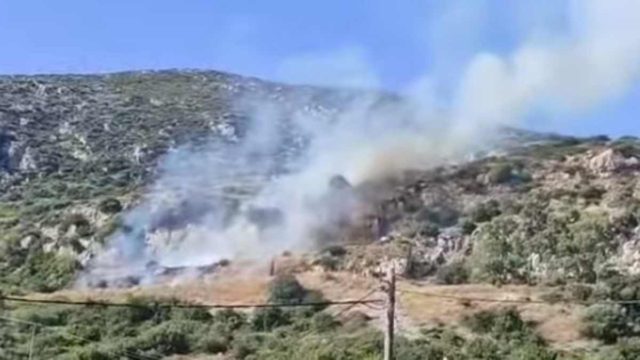 Φωτιά στην Κεφαλονιά – Καίει στην περιοχή Μαρκόπουλο