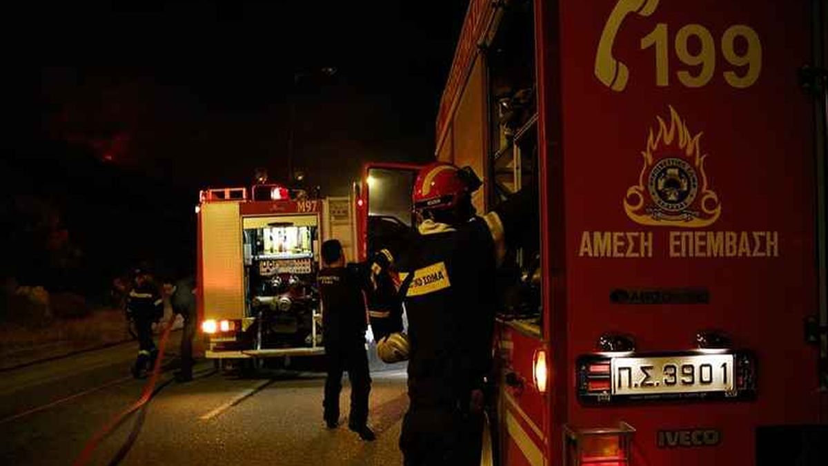 Φωτιά στο Σχιστό Κορυδαλλού – Σπεύδουν πυροσβεστικές δυνάμεις