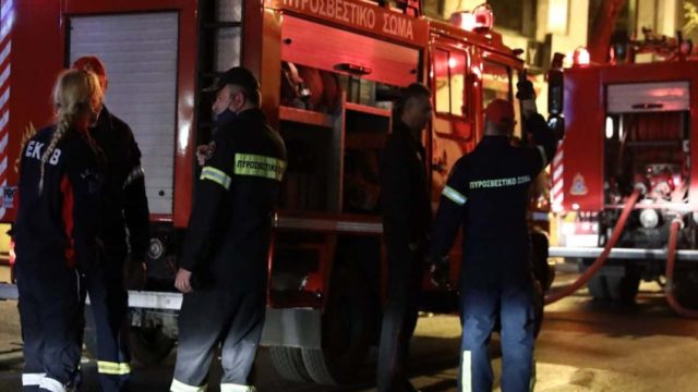 «Συναγερμός» στη Βιομηχανική Περιοχή Ηρακλείου: Στις φλόγες πιεστήρια εφημερίδας – Τραυματίστηκε εργαζόμενος