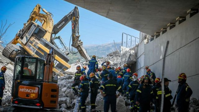 Τραγωδία στην Πάτρα: Πως έπεσε η γέφυρα που σκότωσε έναν άνθρωπο και τραυμάτισε άλλους 14;