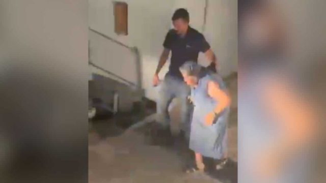 Πυρκαγιά στη Ρόδο: Αγωνιώδεις προσπάθειες για την απομάκρυνση των κατοίκων!