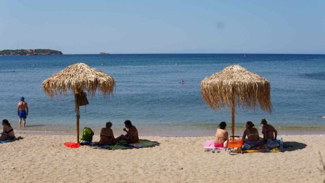 Καύσωνας Κλέων: Έκτακτο δελτίο από την ΕΜΥ για νέο καύσωνα – Έρχονται 44αρια για αρκετές μέρες