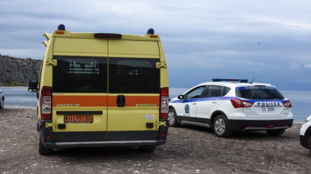Τραγωδία στο Καβούρι: Νεκρό 6χρονο αγοράκι σε παραλία – Συνελήφθησαν οι γονείς για έκθεση ανηλίκου σε κίνδυνο (Video)
