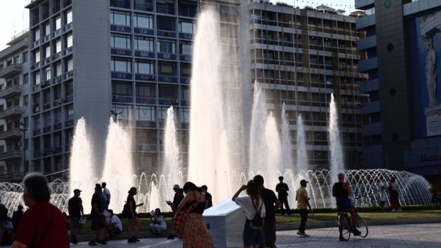 Νέο έκακτο δελτίο ΕΜΥ: Δεν τελειώνει εδώ ο καύσωνας – Έρχεται κι άλλο «κύμα» ζέστης με 44άρια