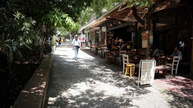 Καιρός σήμερα 27/7: Πτώση της θερμοκρασίας σε όλη τη χώρα – Πού αναμένονται μπουρίνια
