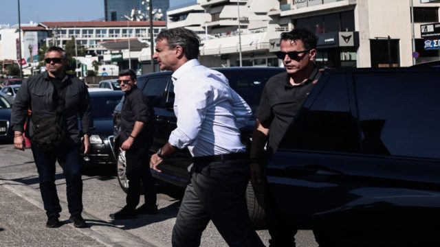 Κυριάκος Μητσοτάκης: Επέστρεψε στην Ελλάδα! Έφτασε στο υπουργείο Πολιτικής Προστασίας – Γύρισε άρον άρον από τις Βρυξέλλες (Video)