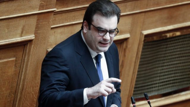 «Χαμόγελα» για χιλιάδες εκπαιδευτικούς: Ανακοινώσεις Πιερρακάκη για προσλήψεις και αυξήσεις σε μισθούς – «Θα επιδιώξουμε αλλαγή του άρθρου 16 για τα πανεπιστήμια»