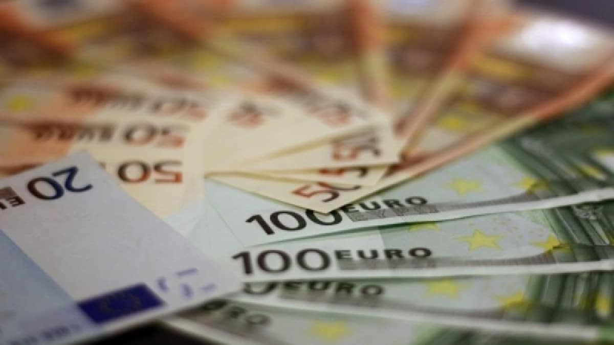 «Βρέχει» λεφτά από σήμερα (6/7) – Ποιοι πάνε ΑΤΜ για πληρωμή