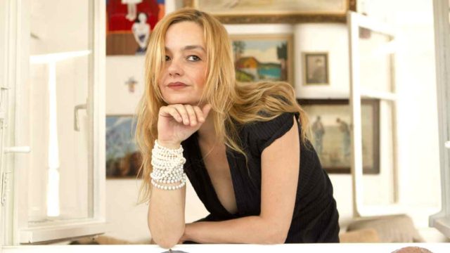 Στην αντεπίθεση η Λένα Κιτσοπούλου: Απαντά πρώτη φορά μετά τις αντιδράσεις για την πολυσυζητημένη παράσταση «Σφήκες»