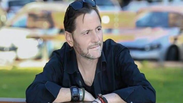 Λευτέρης Βαζαίος: «Η φωτιά είναι δίπλα μας. Θα μείνω μέχρι την τελευταία στιγμή – Παρακαλάμε τον Θεό» (video)