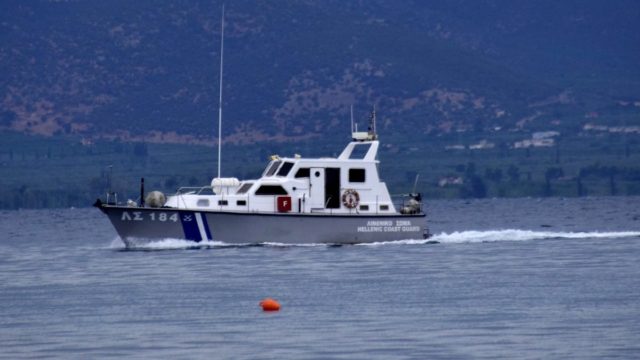 Συναγερμός στο Λιμενικό: Βυθίστηκε ταχύπλοο σκάφος στον Σαρωνικό – Επέβαιναν οκτώ άτομα