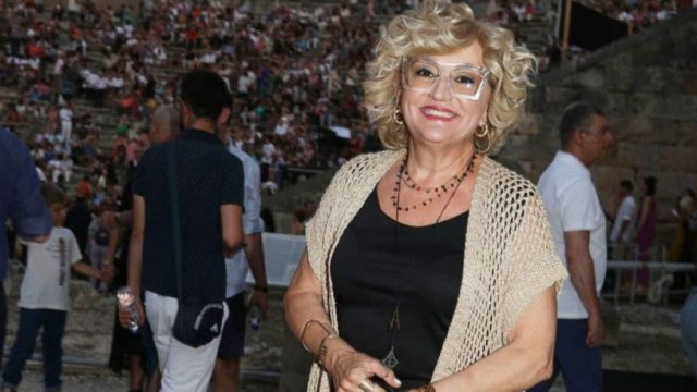 Μένεις «κόκκαλο» από την ομορφιά της: Αυτή είναι η πανέμορφη κόρη της Υρώς Μανέ (photo)