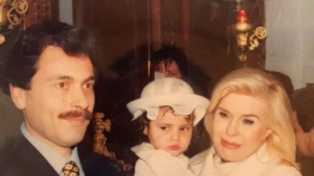 Μαριάννα Βαρδινογιάννη: Όταν βάπτισε την κόρη κρατουμένων μέσα στις φυλακές Κορυδαλλού – Η μικρή πήρε το όνομά της