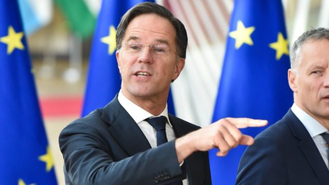 Κρίση στην Ολλανδία: Παραιτήθηκε ο πρωθυπουργός Μαρκ Ρούτε