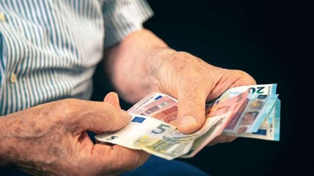 Μισθοί και συντάξεις: Έρχονται νέες αυξήσεις! Ψηφίζεται σήμερα 26/7 το νομοσχέδιο του Οικονομικών
