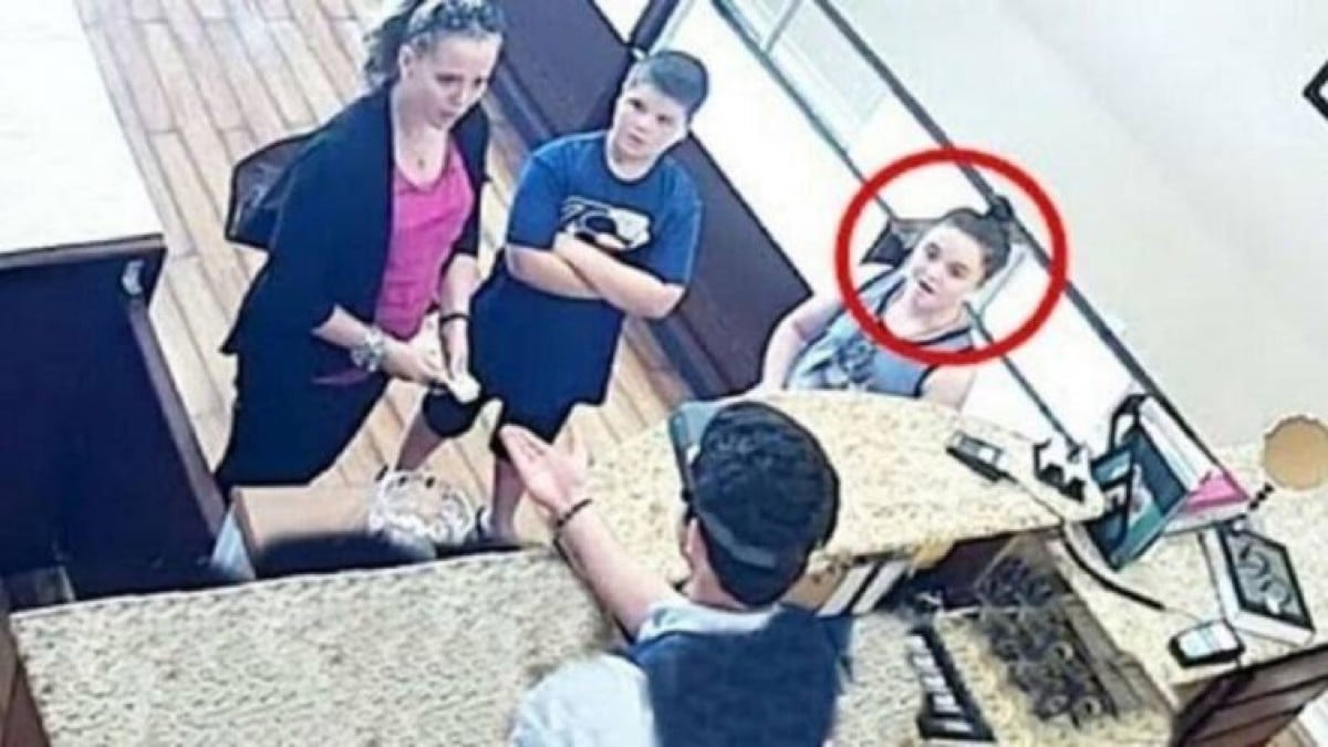 Μία μητέρα χρειαζόταν χρήματα για να ταϊσει τα παιδιά της – Πήγε να πουλήσει το δαχτυλίδι της αλλά ο κοσμηματοπώλης… δείτε τι έκανε! (Video)