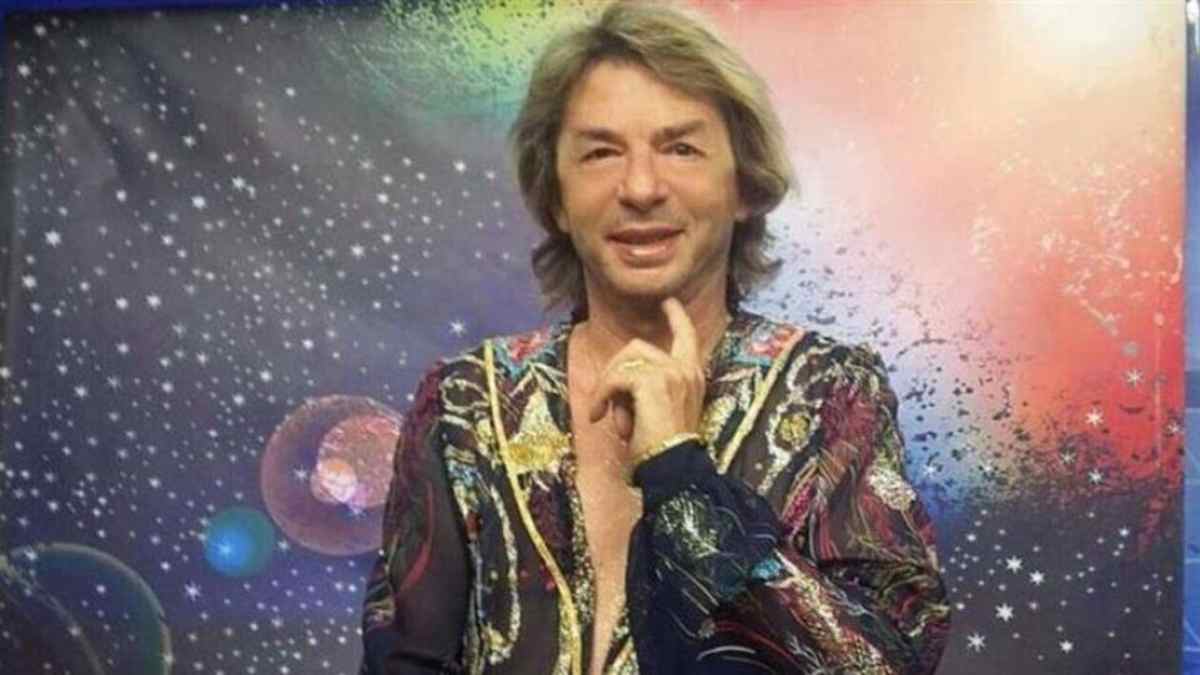 Θυμάστε τον Νίκο Χορταρέα; Δείτε πώς είναι και τι κάνει σήμερα ο αστρολόγος (photos)
