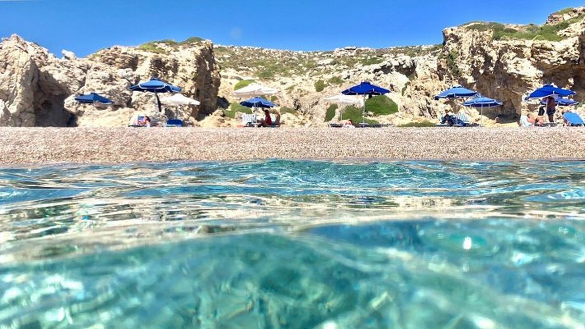 4ο σε όλη την Ευρώπη: Το ελληνικό νησί με τους περισσότερους τουρίστες παραμένει ασφυκτικά γεμάτο