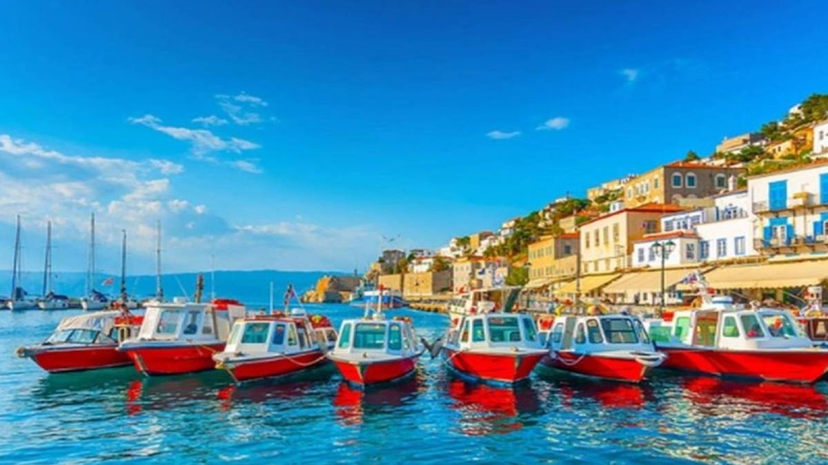 Μισή ώρα από την Αθήνα, 20 ευρώ την μέρα: Τα νησιά που θα απογειώσουν τις καλοκαιρινές σου διακοπές