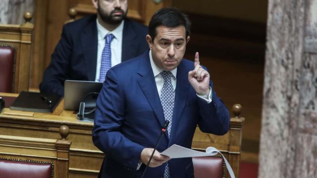 Νότης Μηταράκης: Το πρώτο μήνυμα μετά την παραίτησή του – «Παραδέχομαι τη λάθος κρίση μου να…»