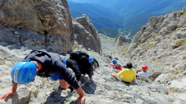 Μεγάλη κινητοποίηση στον Όλυμπο: Ορειβάτης έπεσε από ύψος 12 μέτρων – Υπέστη κάταγμα