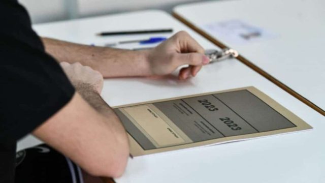 Πανελλήνιες 2023: Ποιες σχολές ανεβαίνουν και ποιες πέφτουν – Τι δείχνουν τα στατιστικά των βαθμολογιών
