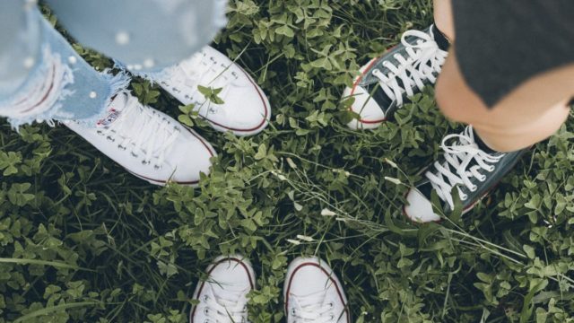 «Το παπούτσι σου βρωμάει, άλλαξέ το…» – Αυτή είναι η μόνη λύση για τη δυσοσμία των ποδιών το καλοκαίρι