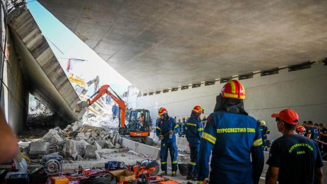Τραγωδία στην Πάτρα: Η Ολυμπία Οδός εκτελούσε τα έργα κατεδάφισης – Πώς βρέθηκαν άτομα κάτω από τη γέφυρα