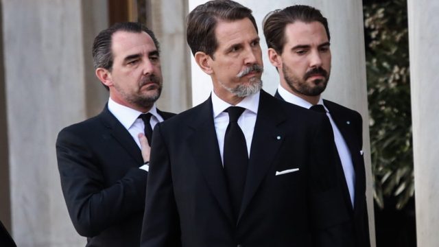 Παύλος και Νικόλαος στην πρώτη τους συνέντευξη μετά τον θάνατο του τέως βασιλιά Κων/νου: «Αν είμαι Έλληνας ή όχι το ξέρω εγώ – Στις φλέβες μου ρέει Ελλάδα, δε μας λένε Γλύξμπουργκ» (video)