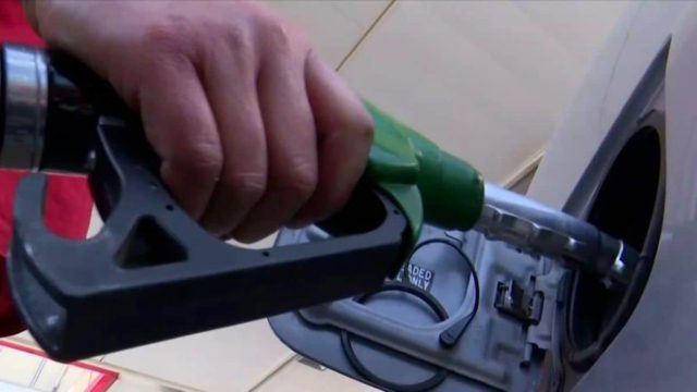 Την ανηφόρα «τραβούν» και πάλι οι τιμές των καυσίμων – Ρωσία και Σαουδική Αραβία κλείνουν και άλλο τη στρόφιγγα