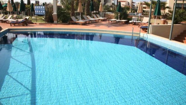 Νέα Μάκρη: «Έβγαζε το παιδάκι πολλή τροφή, το ασθενοφόρο έκανε 40 λεπτά να έρθει» – Συγκλονίζει η γιατρός που έδωσε τις πρώτες βοήθειες στη 10χρονη