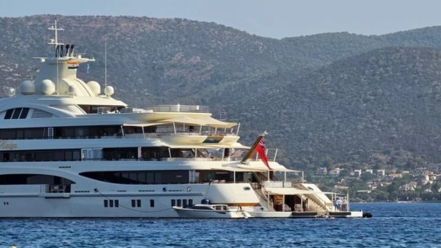 Στο Πόρτο Ράφτη η υπερπολυτελής θαλαμηγός «Alaiya» του Ινδού μεγιστάνα Λακμσί Μιτάλ