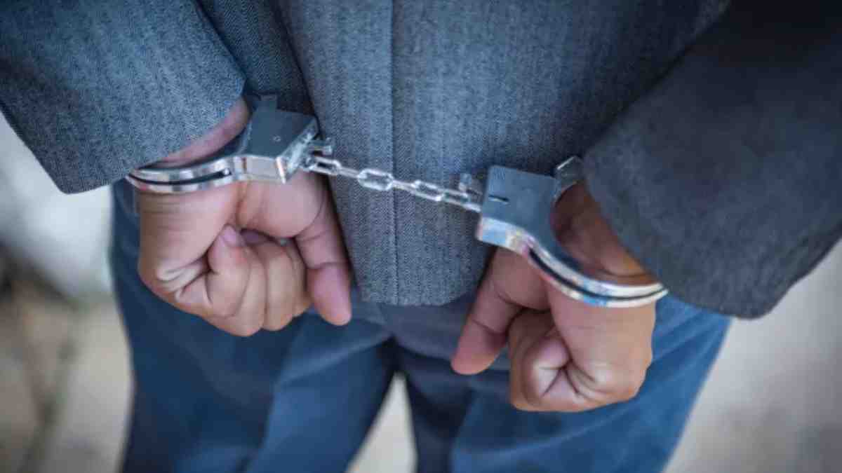 Σοκ στα Φάρσαλα: Πυροβόλησε με καραμπίνα όχημα που ήταν σταθμευμένο έξω από το σπίτι του – Συνελήφθη από τις αρχές