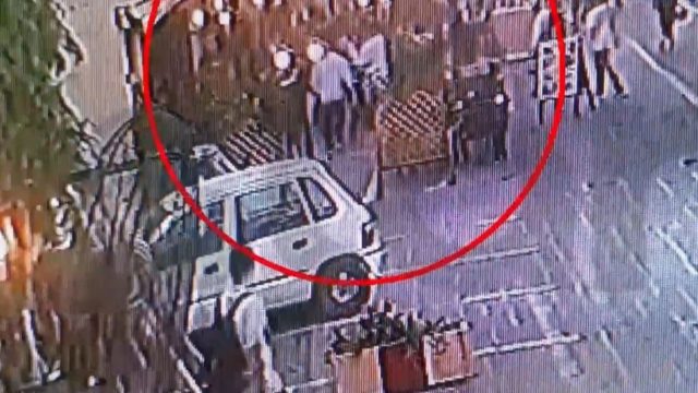 Ρόδος: Βίντεο-ντοκουμέντο από τον άγριο ξυλοδαρμό νεαρού σερβιτόρου – Τι ισχυρίζεται ο φερόμενος ως δράστης