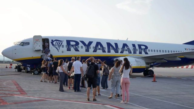 Super προσφορά της Ryanair: Τρομερή έκπτωση για ολο τον Ιούλιο!